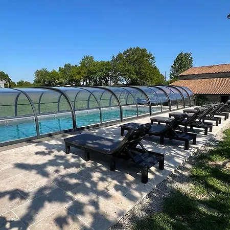 La Milliere - Piscine & Campagne - Cathelineau & Lescure Bed and Breakfast 3*