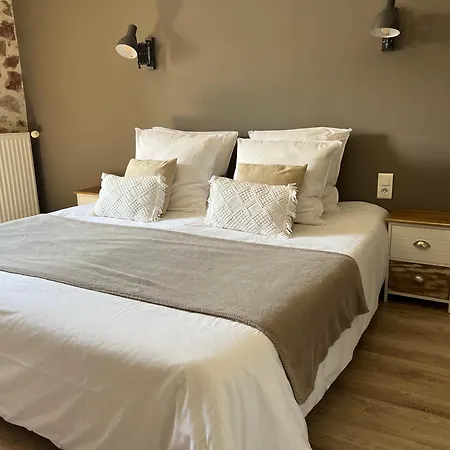 La Milliere - Piscine & Campagne - Cathelineau & Lescure Bed and Breakfast 3*